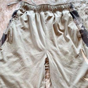 Gray Nike Boys Shorts Size Large